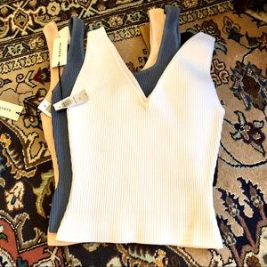 NWT White Sculpt Knit V-Neck Tank Babaton XS